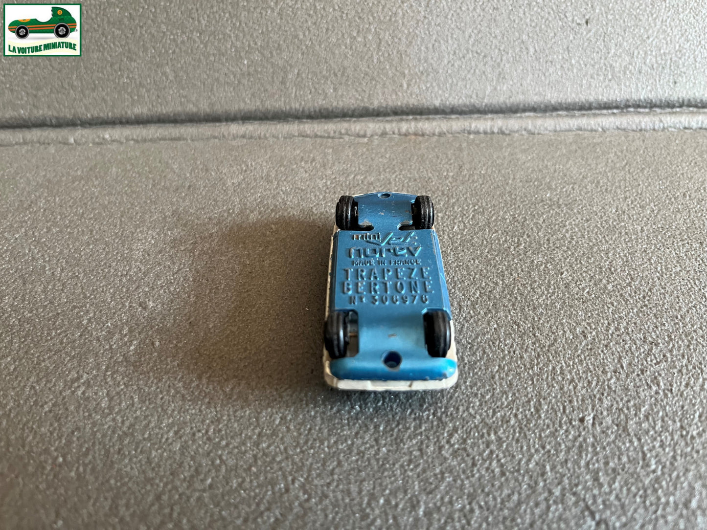 Ancienne Miniature Voiture Trapeze Bertone MiniJet Norev France 1/64