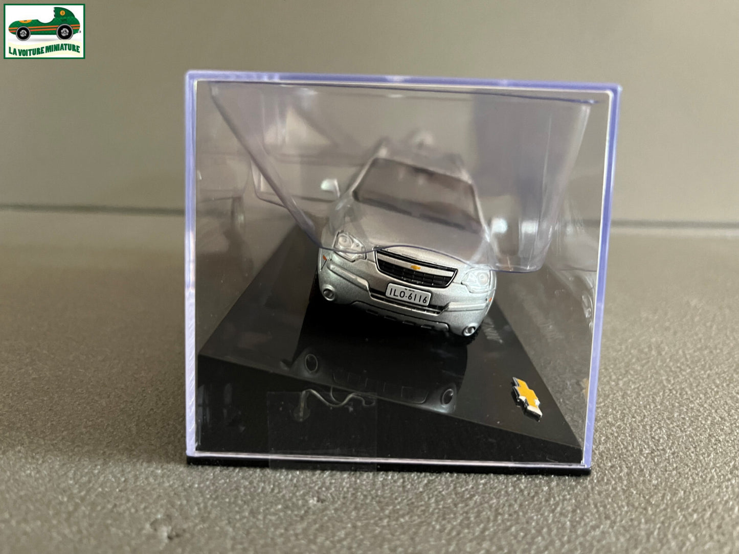 Voiture miniature Américaine Chevrolet Captiva 2008 au 1/43