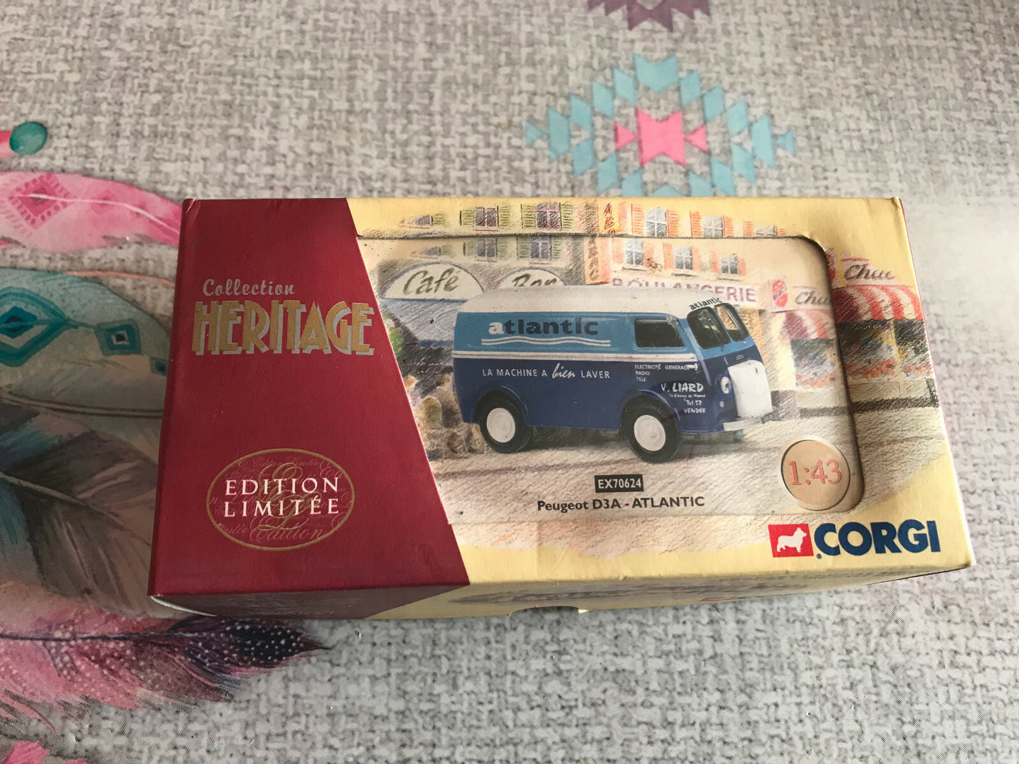 Voiture Miniature Fourgon Peugeot D3A Atlantic Corgi 70624 1/43