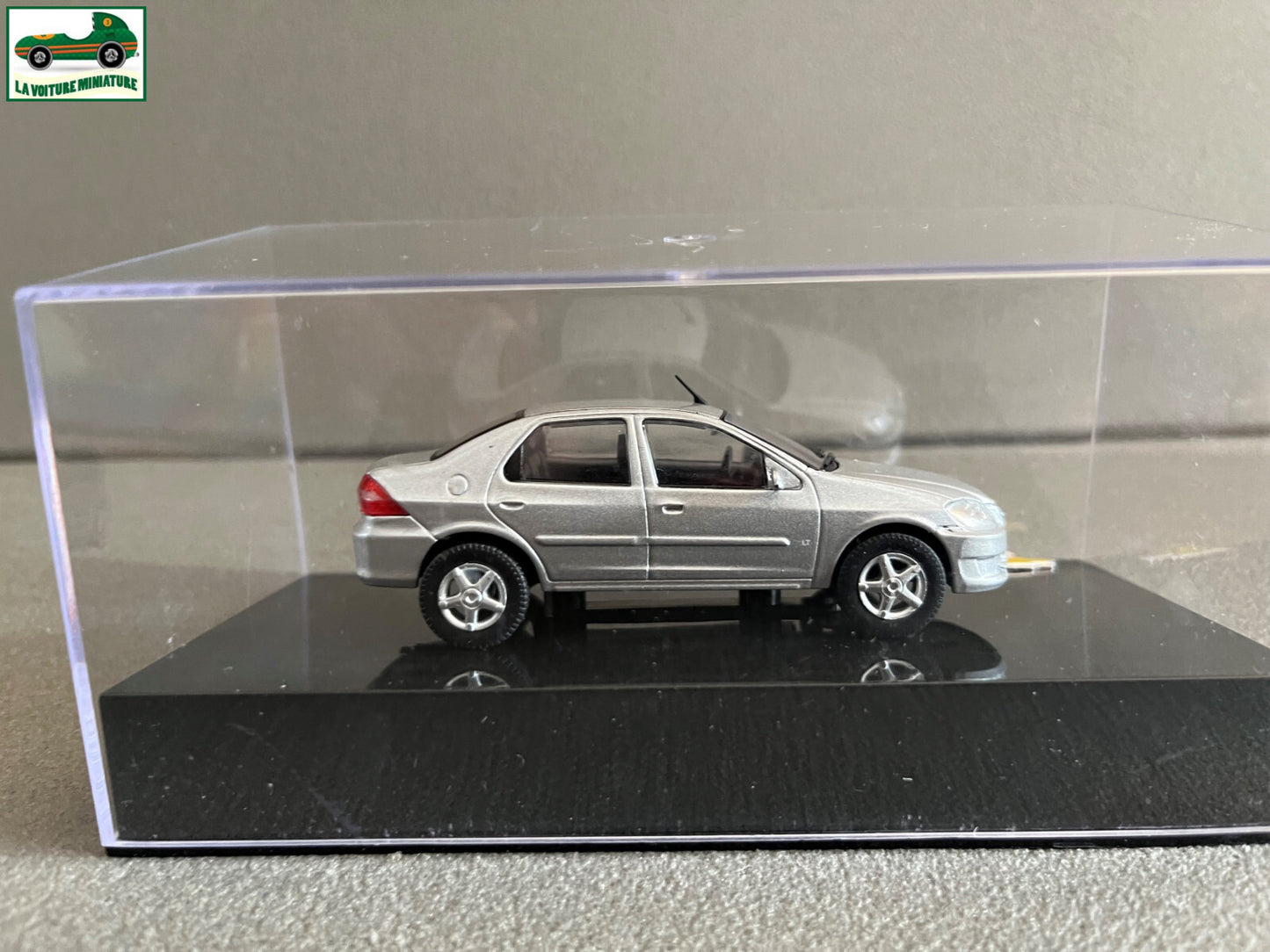 Voiture miniature Américaine Chevrolet Prisma 2012 au 1/43