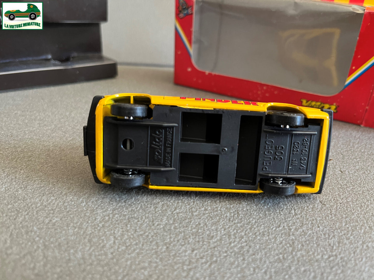 Voiture Miniature Peugeot 305 Pinder Verem au 1/43