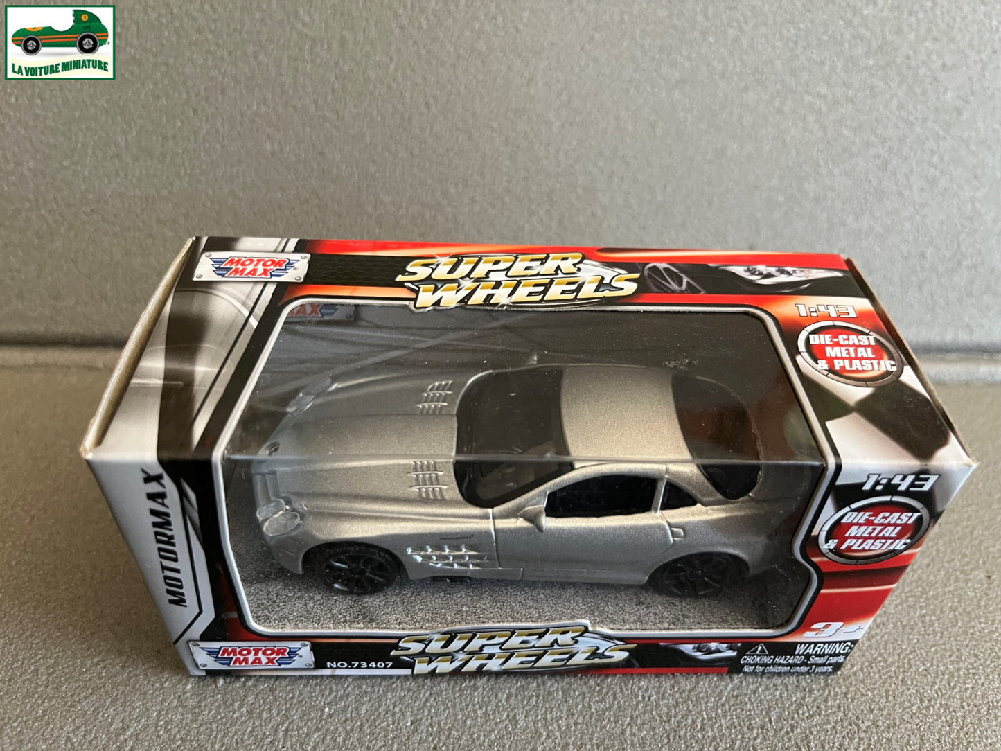 Voiture miniature 2005 Mercedes-Benz SLR McLaren Motor Max 1/43
