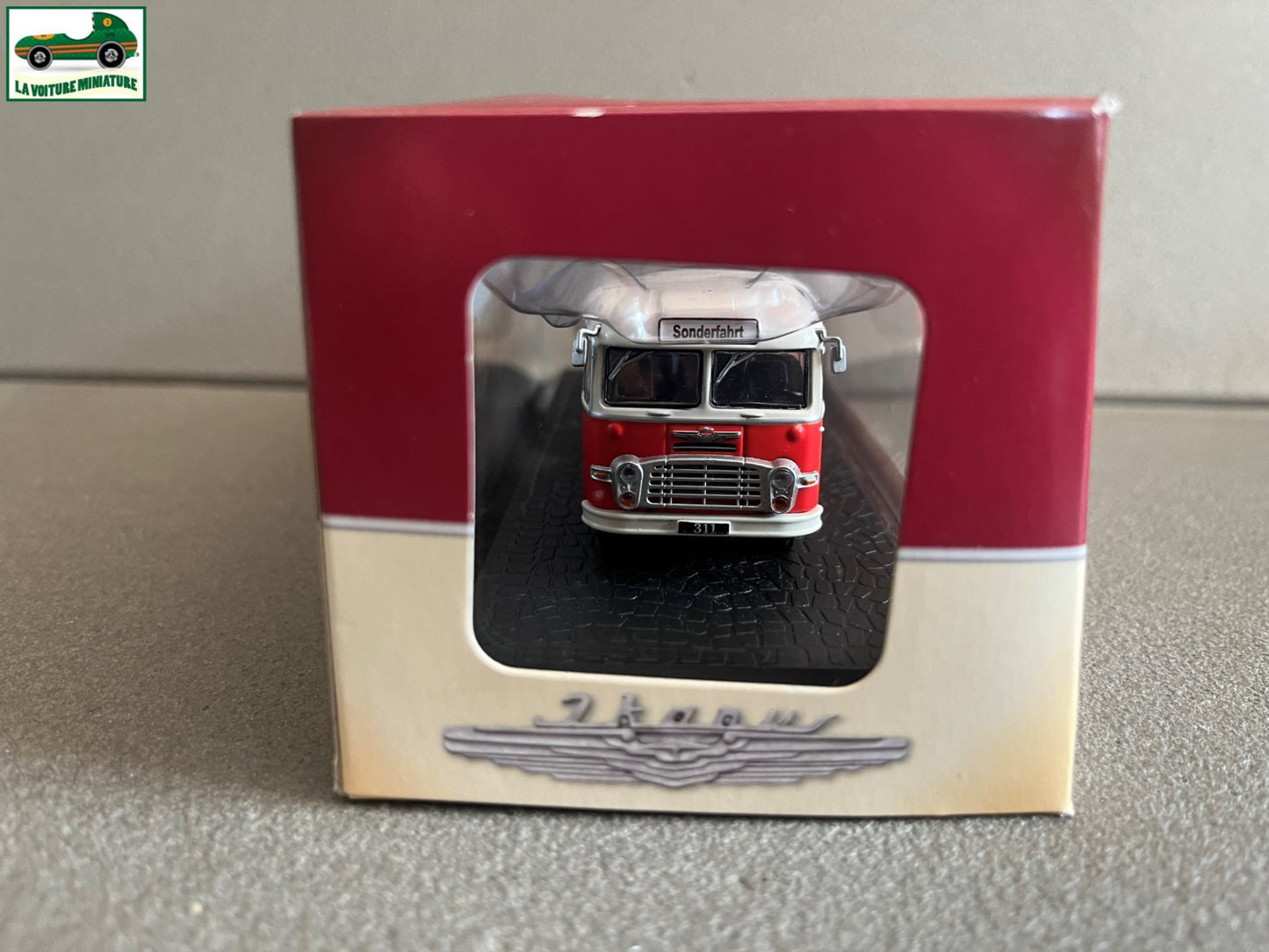 Voiture miniature Ikarus 311 1960 Autobus Bus Collection Atlas 1/72