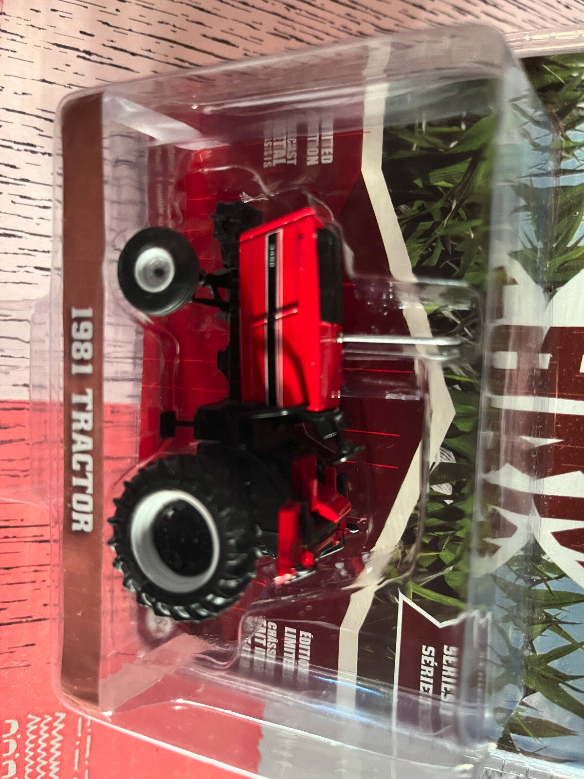 Voiture miniature Tracteur Agricole Greenlight Row Crop Tractor rouge 1981 1/64