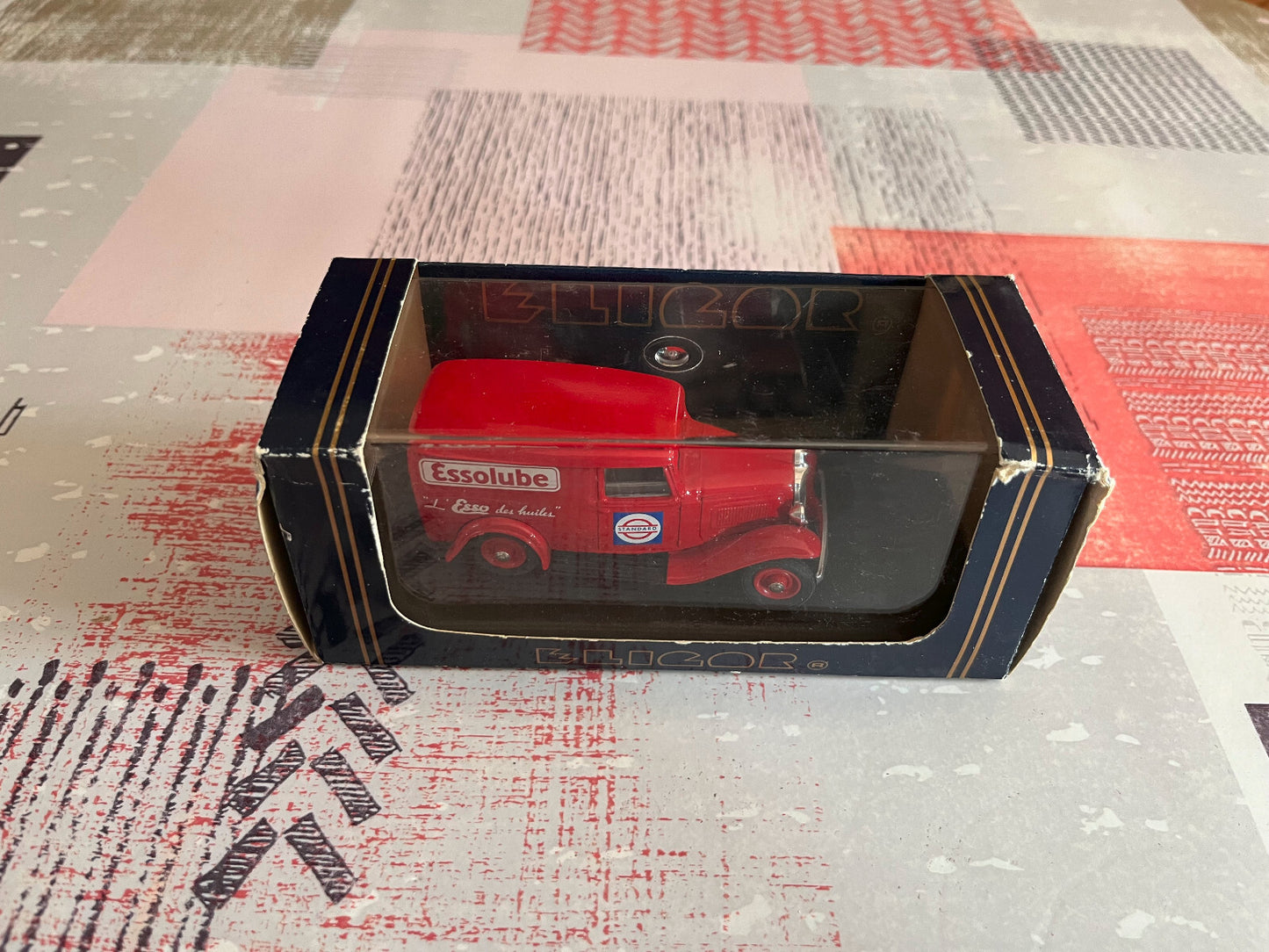 Voiture Miniature Citroen 500 kg Camionnette 1934 Essolube Eligor France 1/43