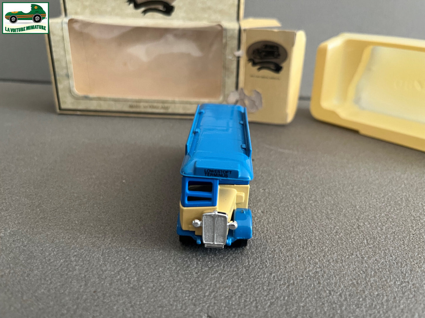 Voiture Miniature anglaise Autobus Autocar bus Belle Coaches LLedo Toy