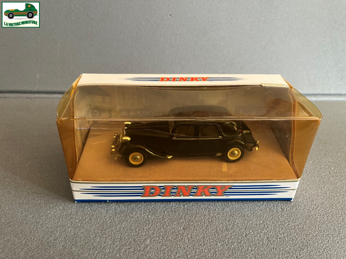 Voiture Miniature Citroen Traction DY-22 Dinky Matchbox au 1/43