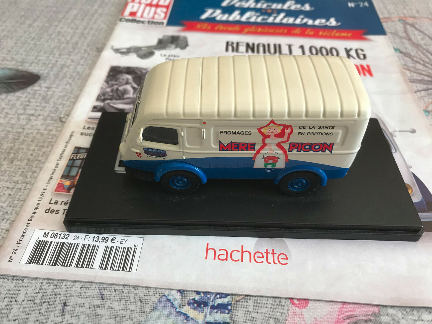 Voiture miniature Renault 1000 kg Mère Picon Auto Plus Hachette 1/43