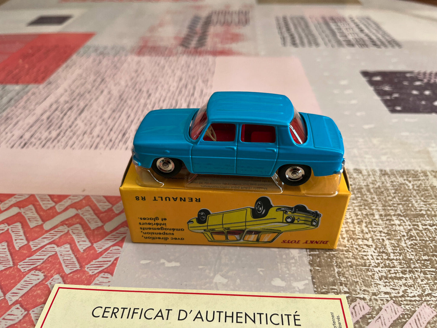 Voiture miniature Renault 8 R8 517 Dinky Toys Atlas au 1/43