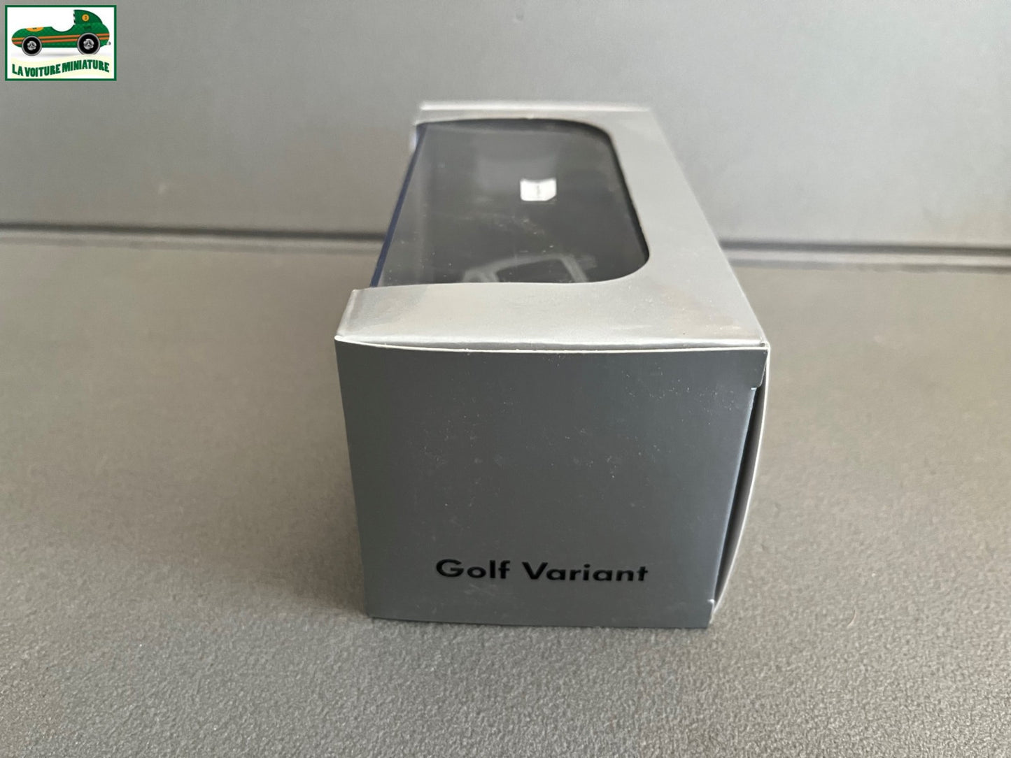 Voiture Miniature Volkswagen Golf Variant Autoart au 1/43