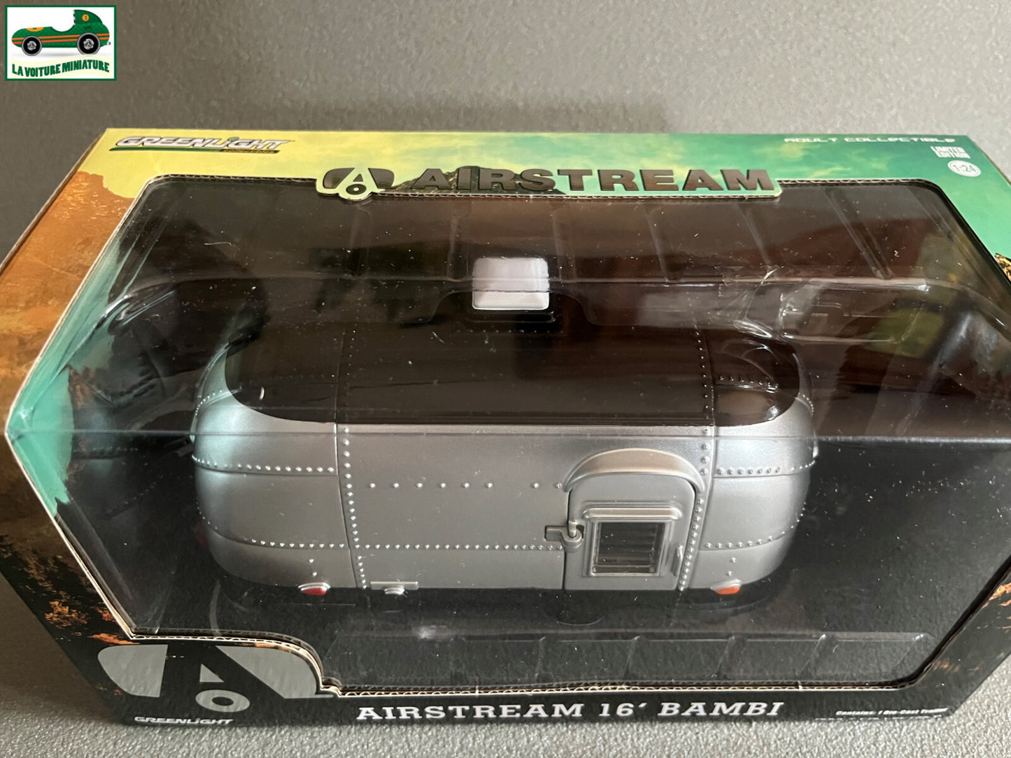 Voiture miniature Caravane AirStream 16 Bambi Greenlight 1/24