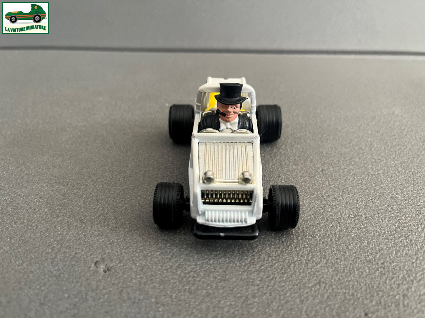 Ancienne Voiture Miniature Batman PenguinMobile Corgi 1979