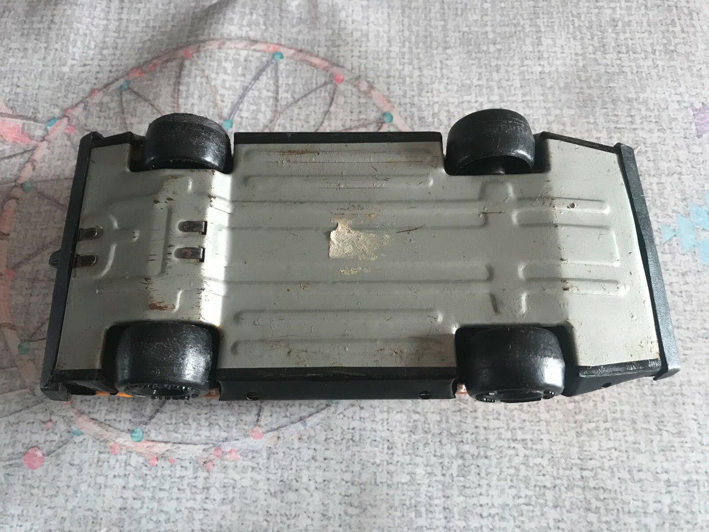 Ancien Jouet Voiture Course Ferrari Michelin Elf Tole Plastique Friction 22cm