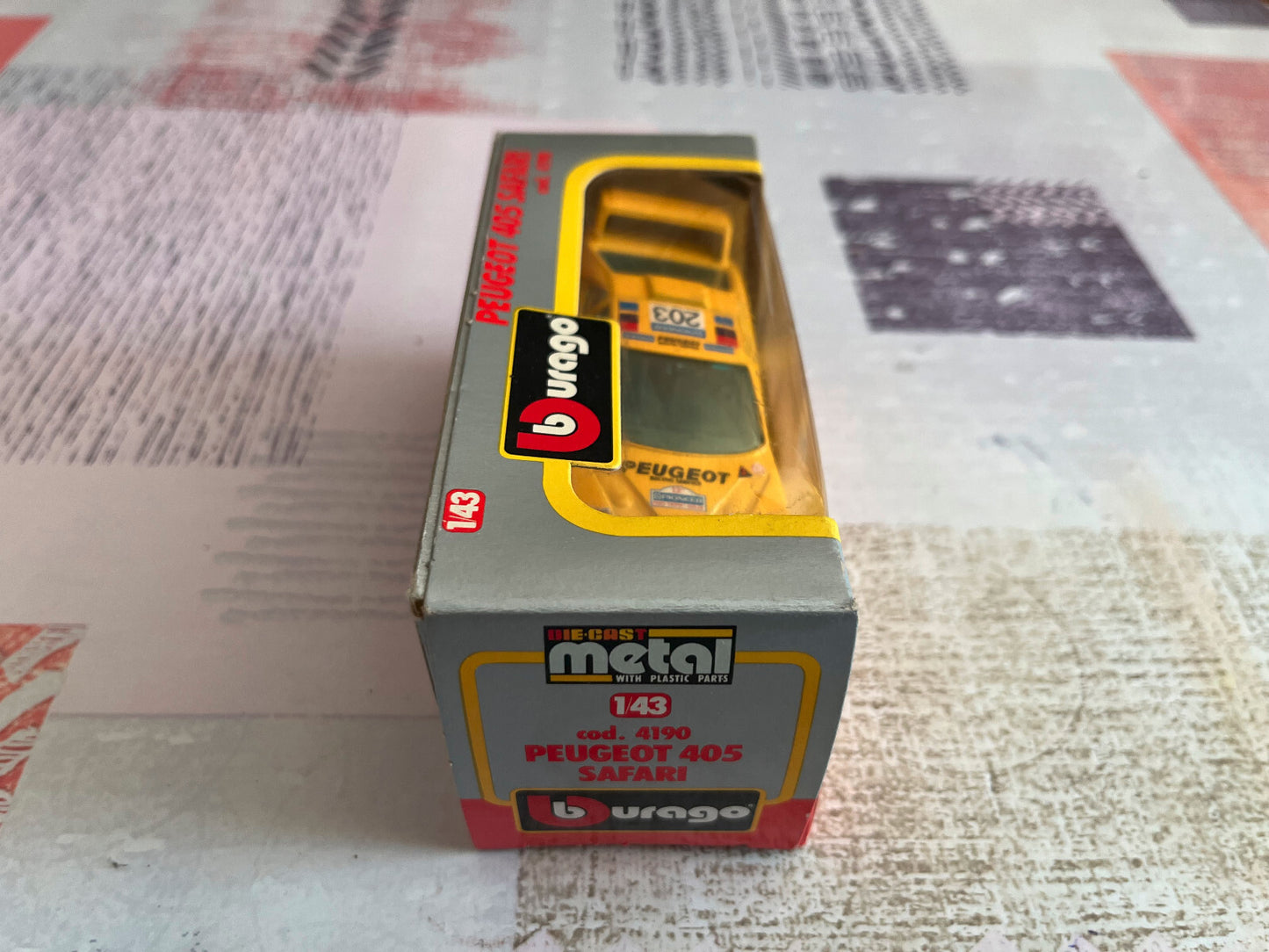 Voiture miniature Burago Peugeot 405 Safari 4190 au 1/43