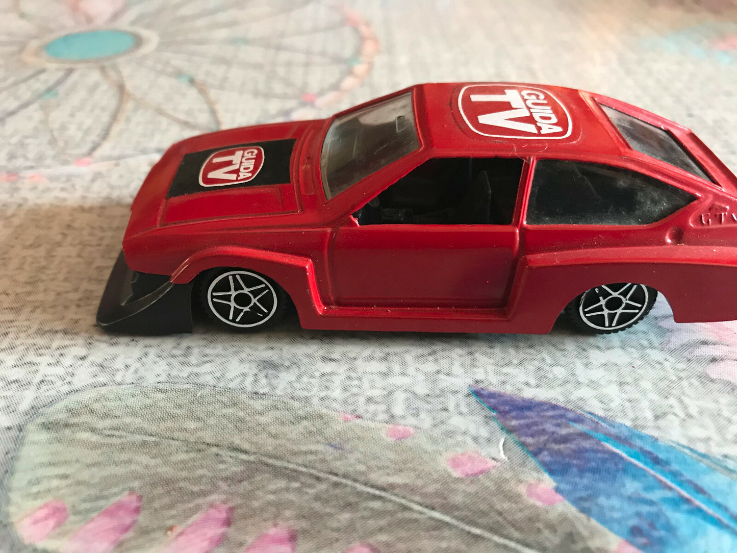 Voiture miniature Alfa Romeo Alfetta GTV Turbo Guida TV Polistil Italy au 1/40