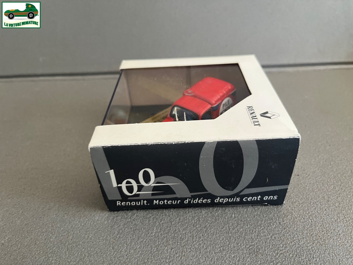 Voiture Miniature Renault 4 F4 Pile Wonder Centenaire Vitesse au 1/43