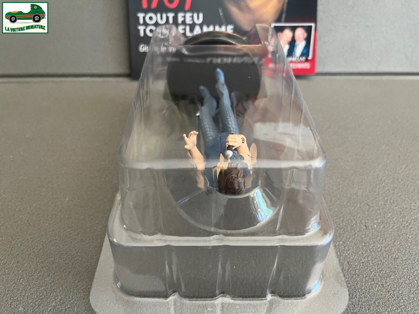 Figurine de Collection Johnny Hallyday + Livret N°52