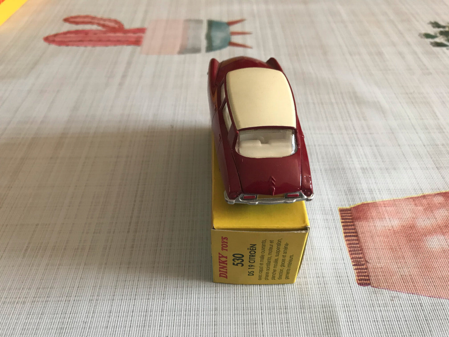 Voiture miniature Citroen DS 19 530 Chassis Noir Dinky Toys Atlas au 1/43