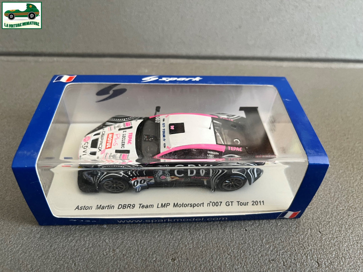 Voiture Miniature Aston Martin DBR9 Team LMP Motorsport GT Tour 2011 Spark 1/43