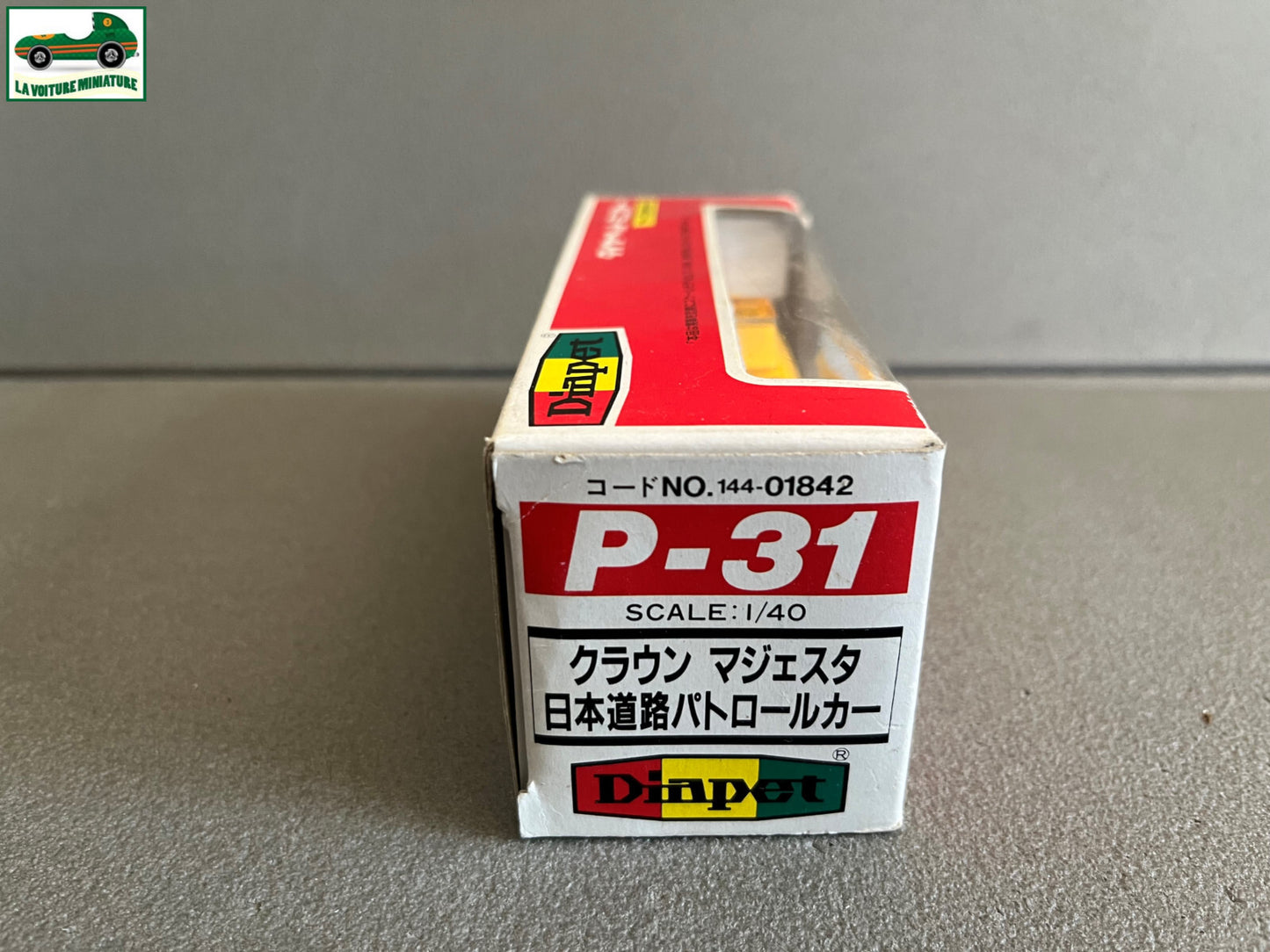 Ancienne Voiture Miniature Toyota Crown Majesta Diapet P-31 Japan au 1/40