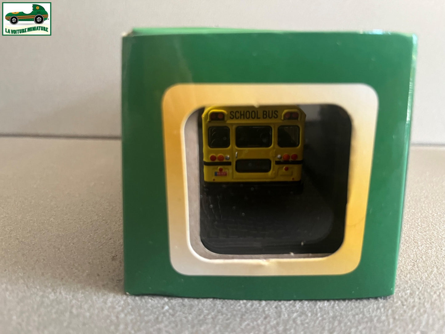 Voiture miniature GMC B-Series 1979 Autobus Autocar Bus Collection Atlas 1/72