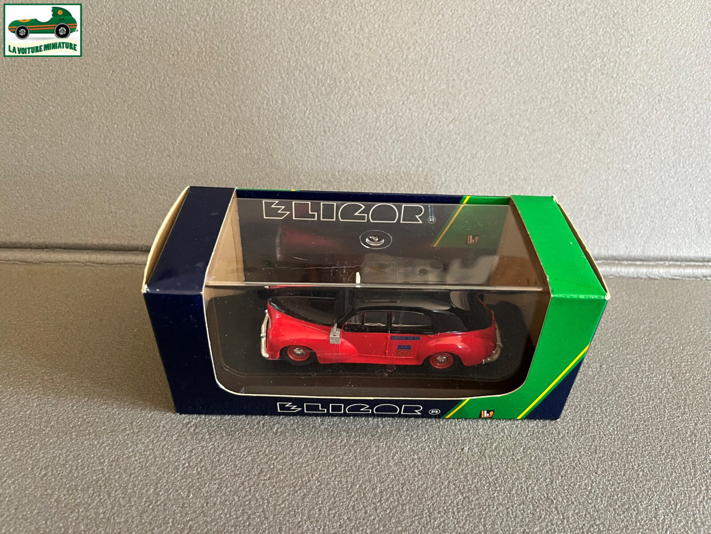 Voiture miniature Peugeot 203 Taxi 1954 Eligor France au 1/43