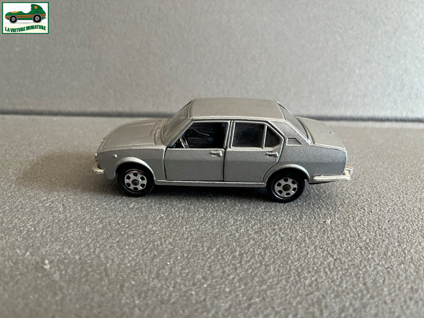 Ancienne Miniature Voiture Alfa Romeo Alfetta A76 Mebetoys Italy 1/43
