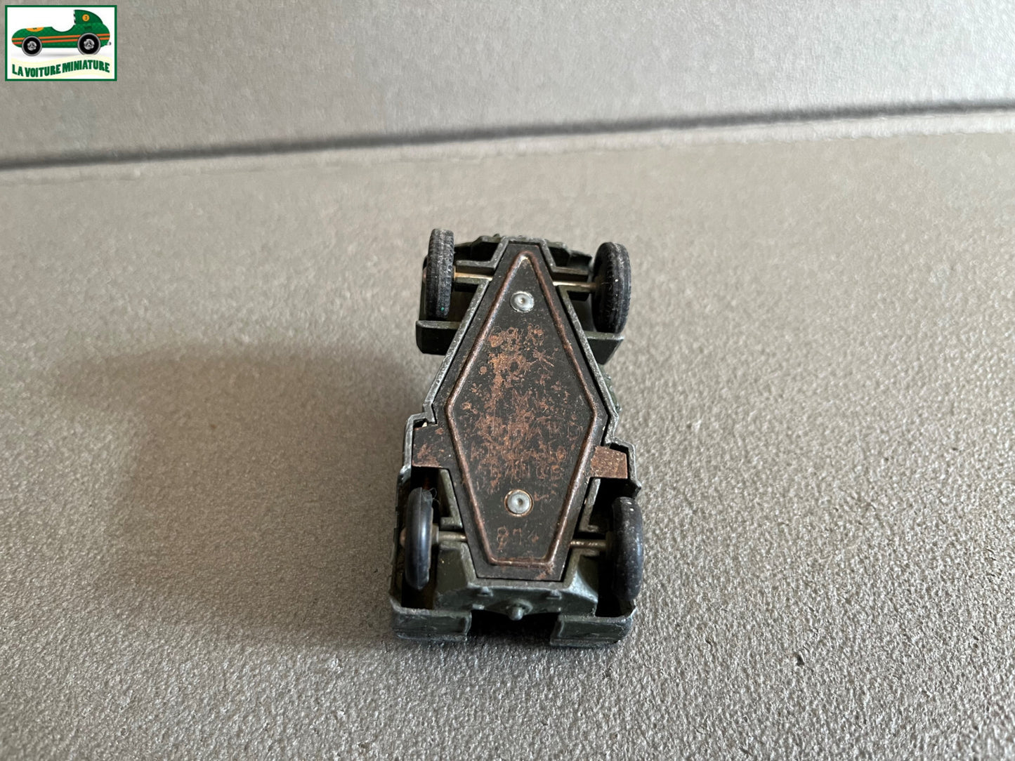 Ancienne Miniature Dinky Toys Armée Tank Char Panhard AML Meccano France Epave
