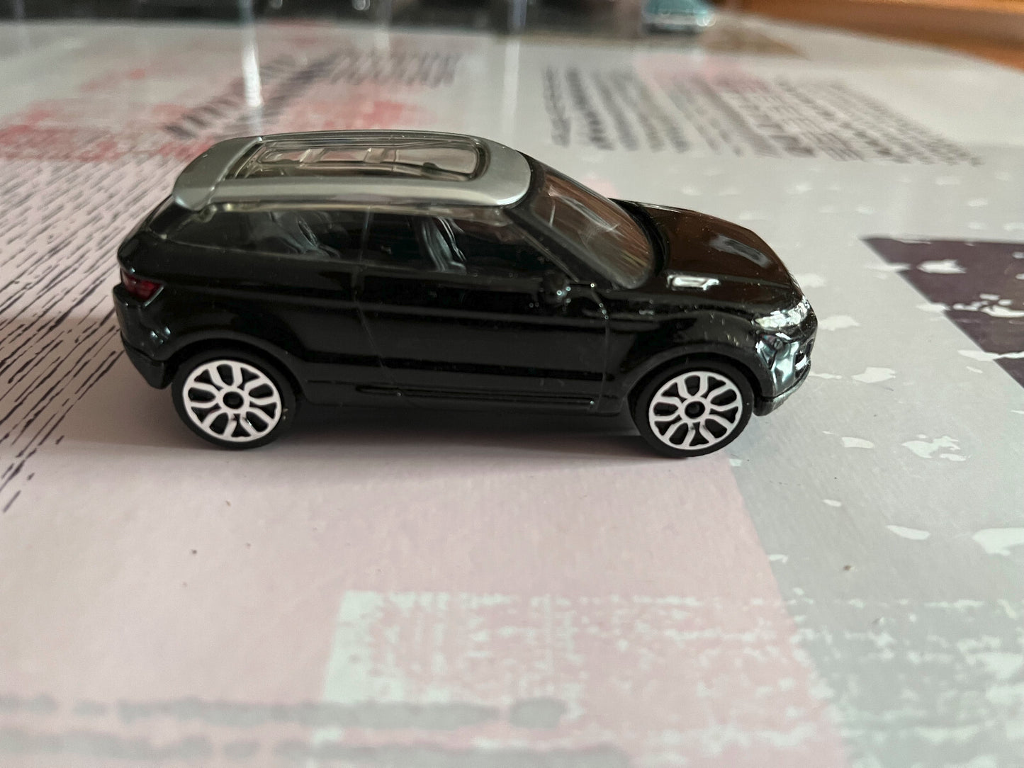 Voiture miniature Land Rover LRX Concept Burago 1/43