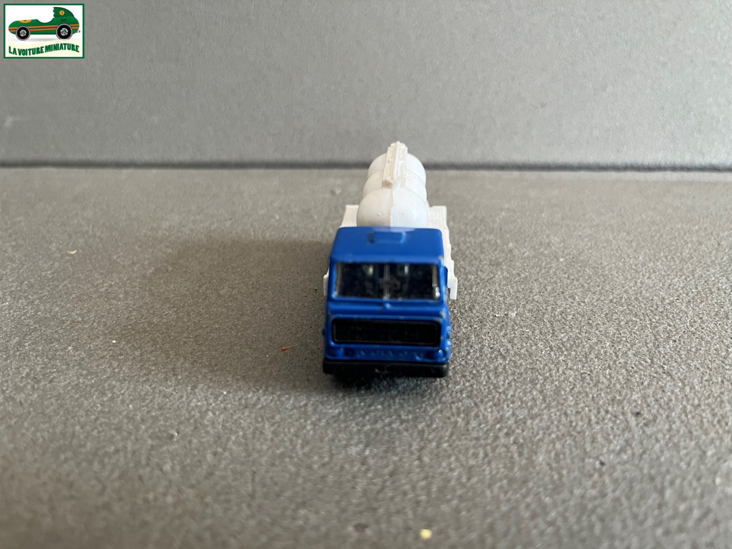 Ancienne Voiture Miniature Camion Volvo F-89 Produits Chimique Norev Mini Jet