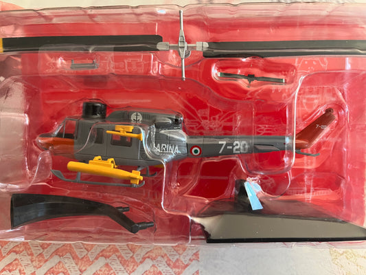 Hélicoptère de combat Miniature Agusta Bell AB.212 ASW 1/72