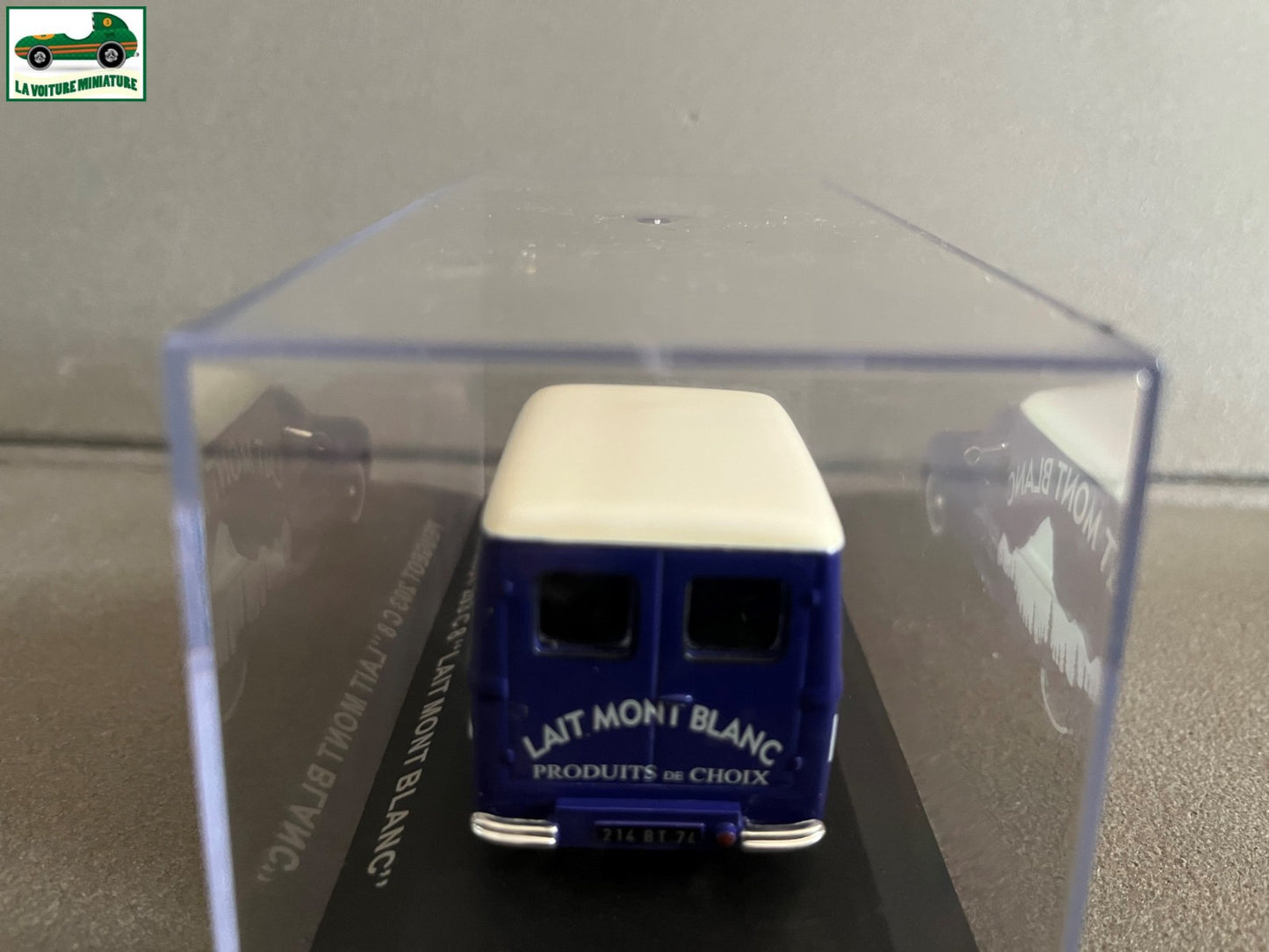Voiture miniature Publicitaire Peugeot 203 C 8 Lait Mont Blanc au 1/43
