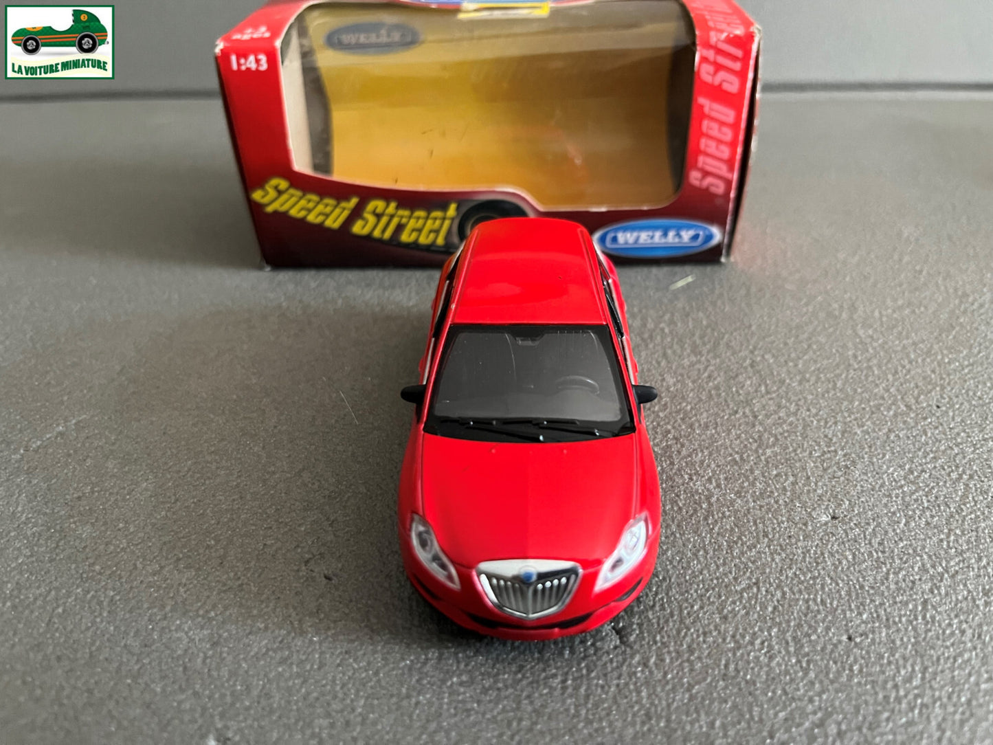 Voiture Miniature Lancia Delta Welly au 1/43