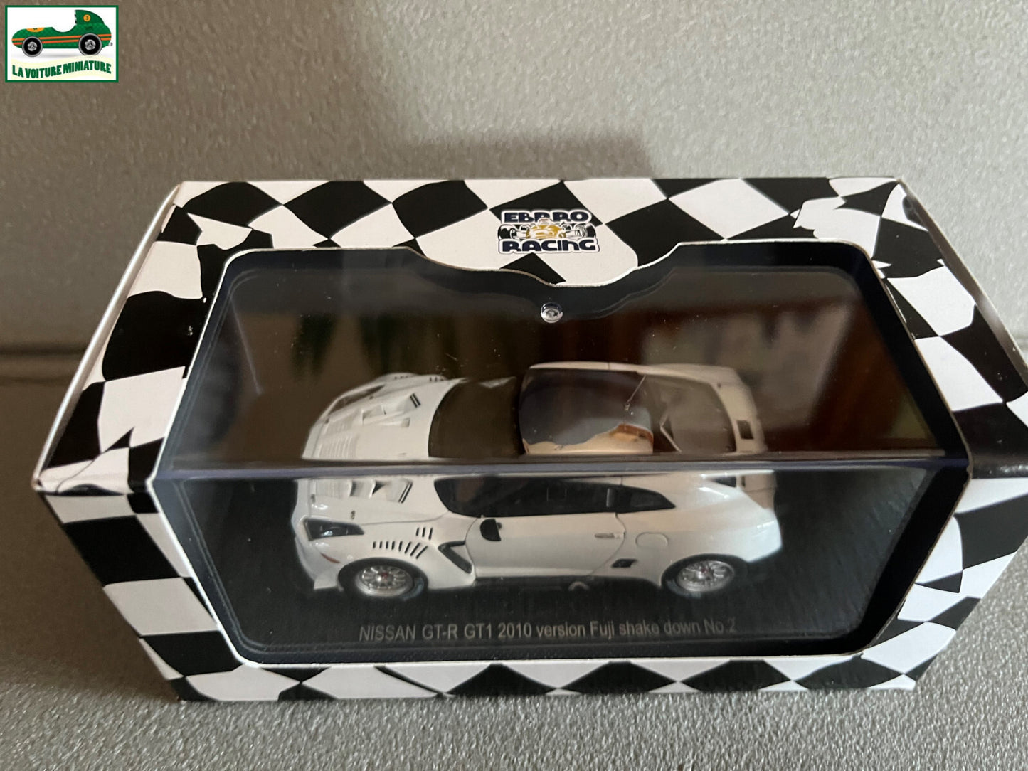Voiture Miniature Nissan GT-R GT1 2010 Version Fuji shake down Ebbro au 1/43