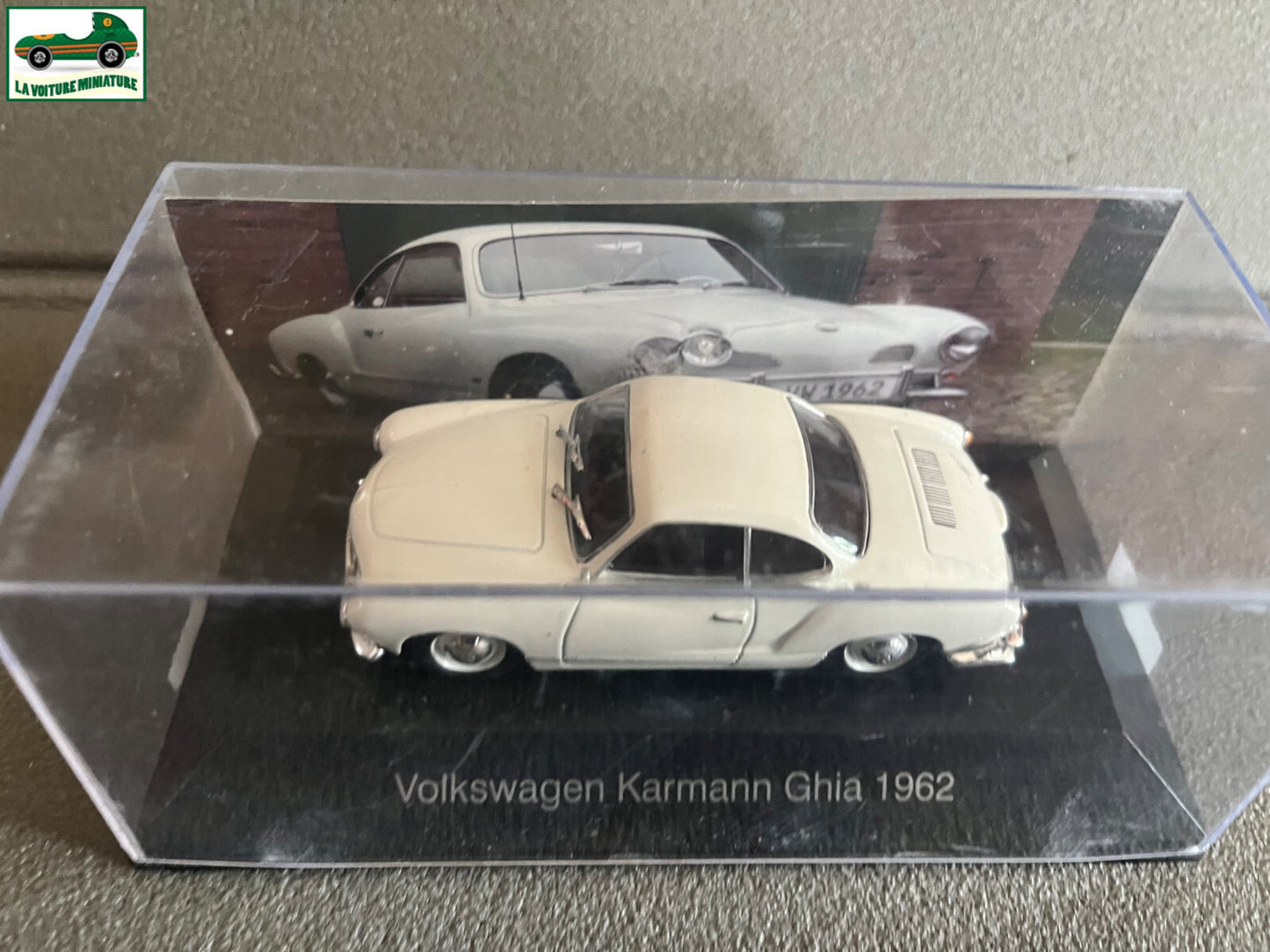 Voiture miniature VW Volkswagen Karmann Ghia 1962 au 1/43