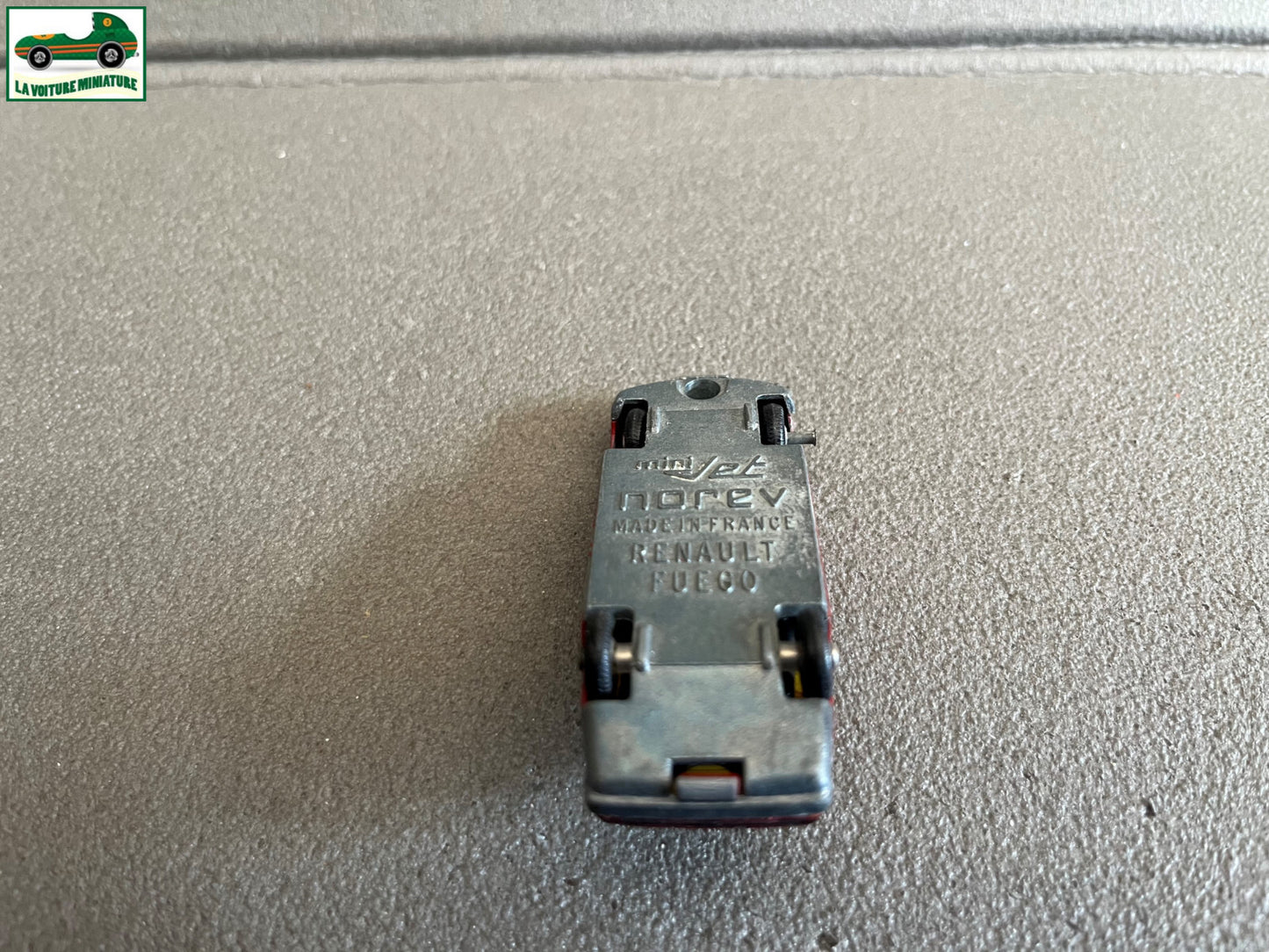 Ancienne Miniature Voiture Renault Fuego Norev Mini Jet 1/64 Epave