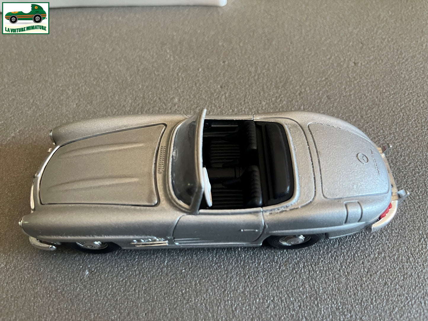 Voiture miniature Mercedes Benz 300 SL Guisval au 1/30