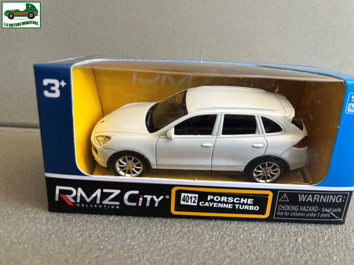 Voiture miniature Porsche Cayenne Turbo RMZ City 1/43