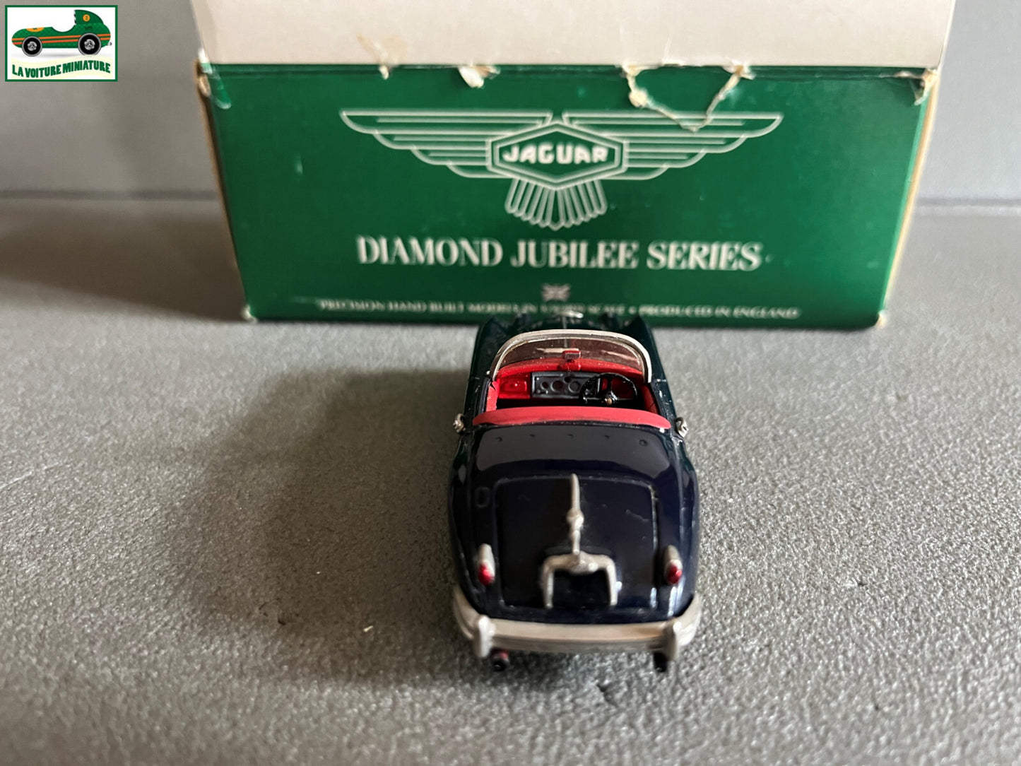 Voiture Miniature Diamond Jubilee Series Jaguar Model XK 150 au 1/43
