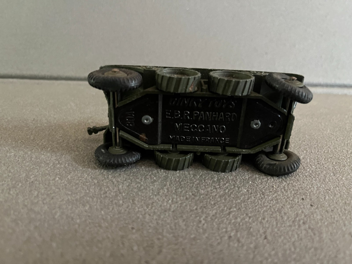 Ancienne Miniature Militaire Char EBR Panhard Dinky Toys Meccano France Epave