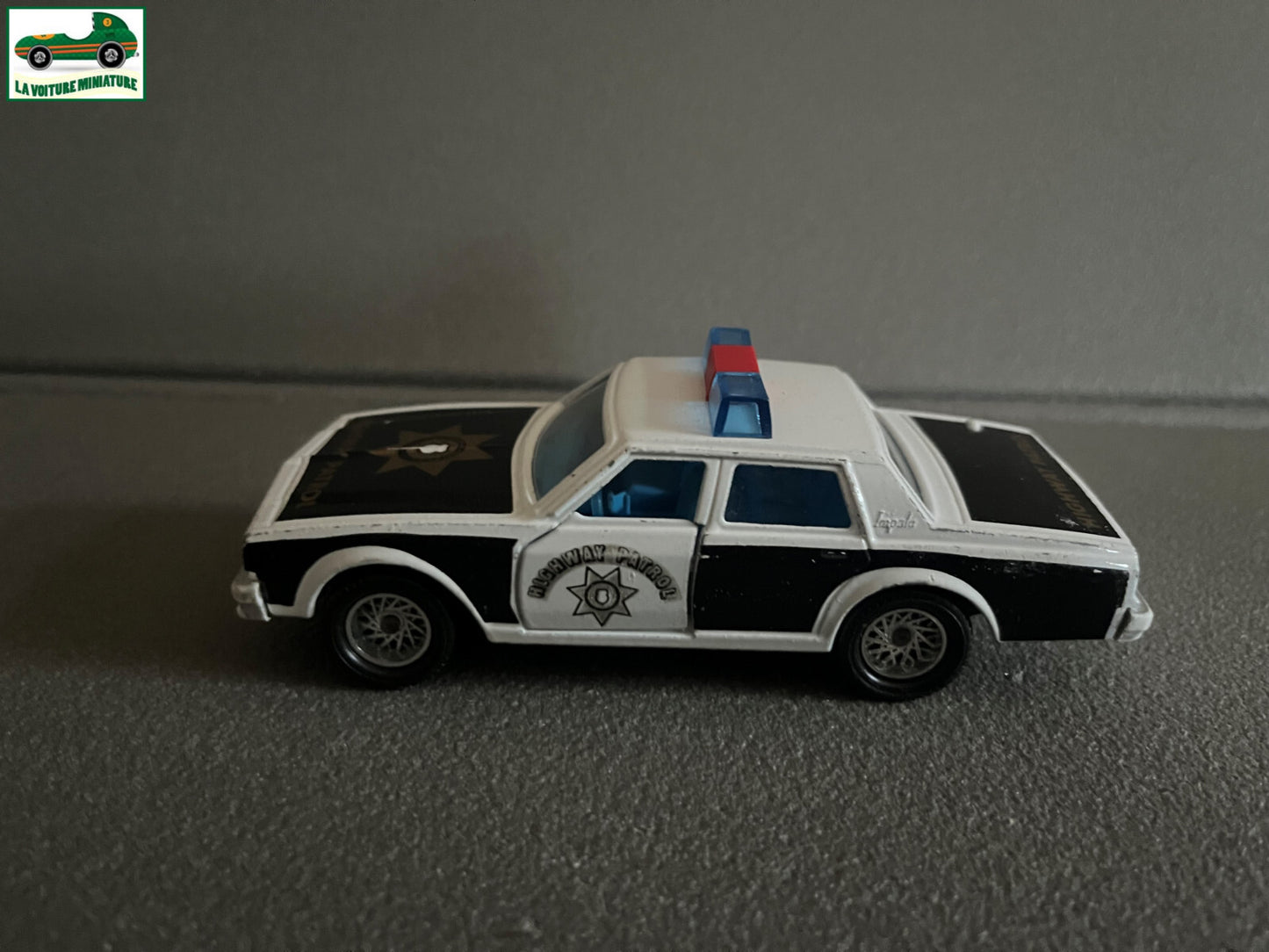 Voiture miniature Chevrolet Impala Highway Patrol Police Majorette France 1/41