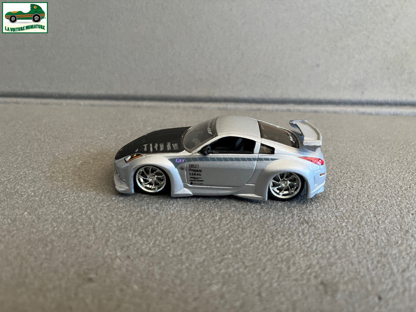 Voiture miniature 2006 Nissan 350 Z Jada au 1/64