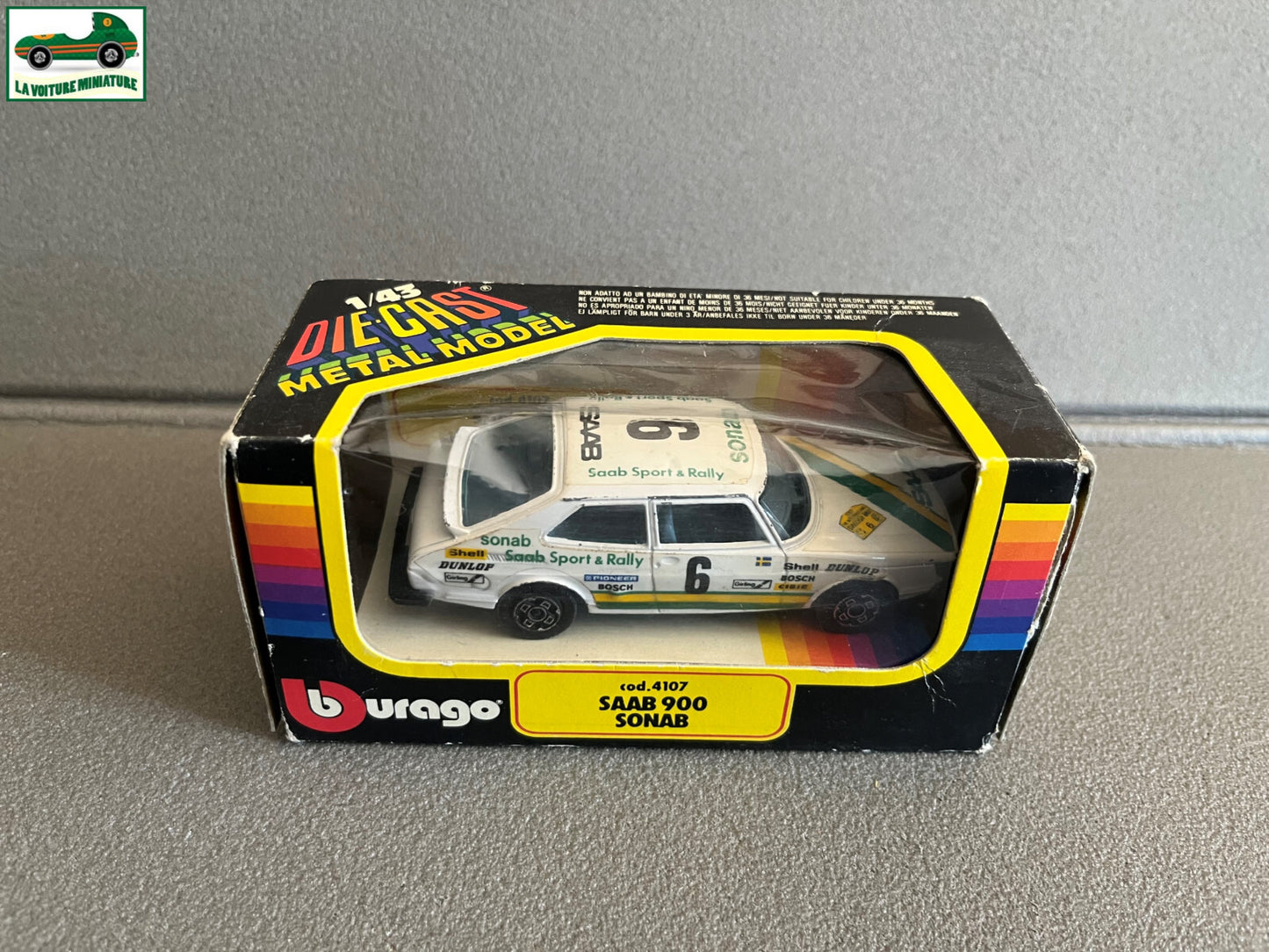 Voiture miniature Saab 900 Sonab cod. 4107 Burago au 1/43