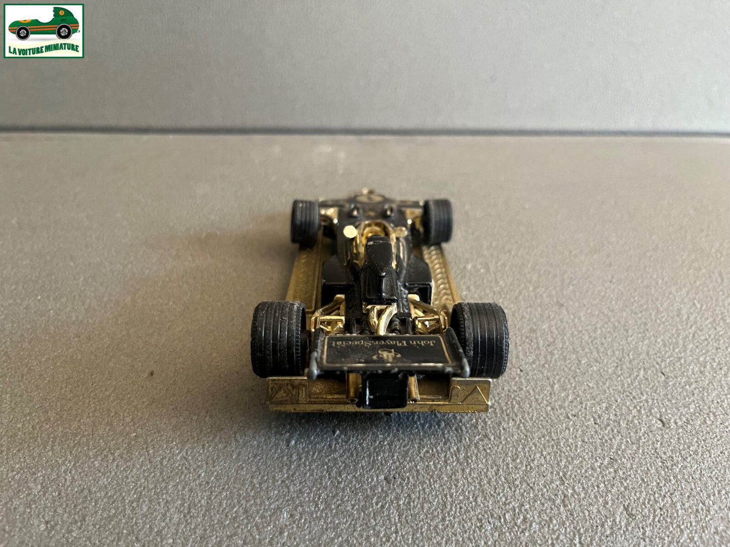 Ancienne Miniature Voiture F1 John Player + Remorque Corgi WhizzWheels au 1/36