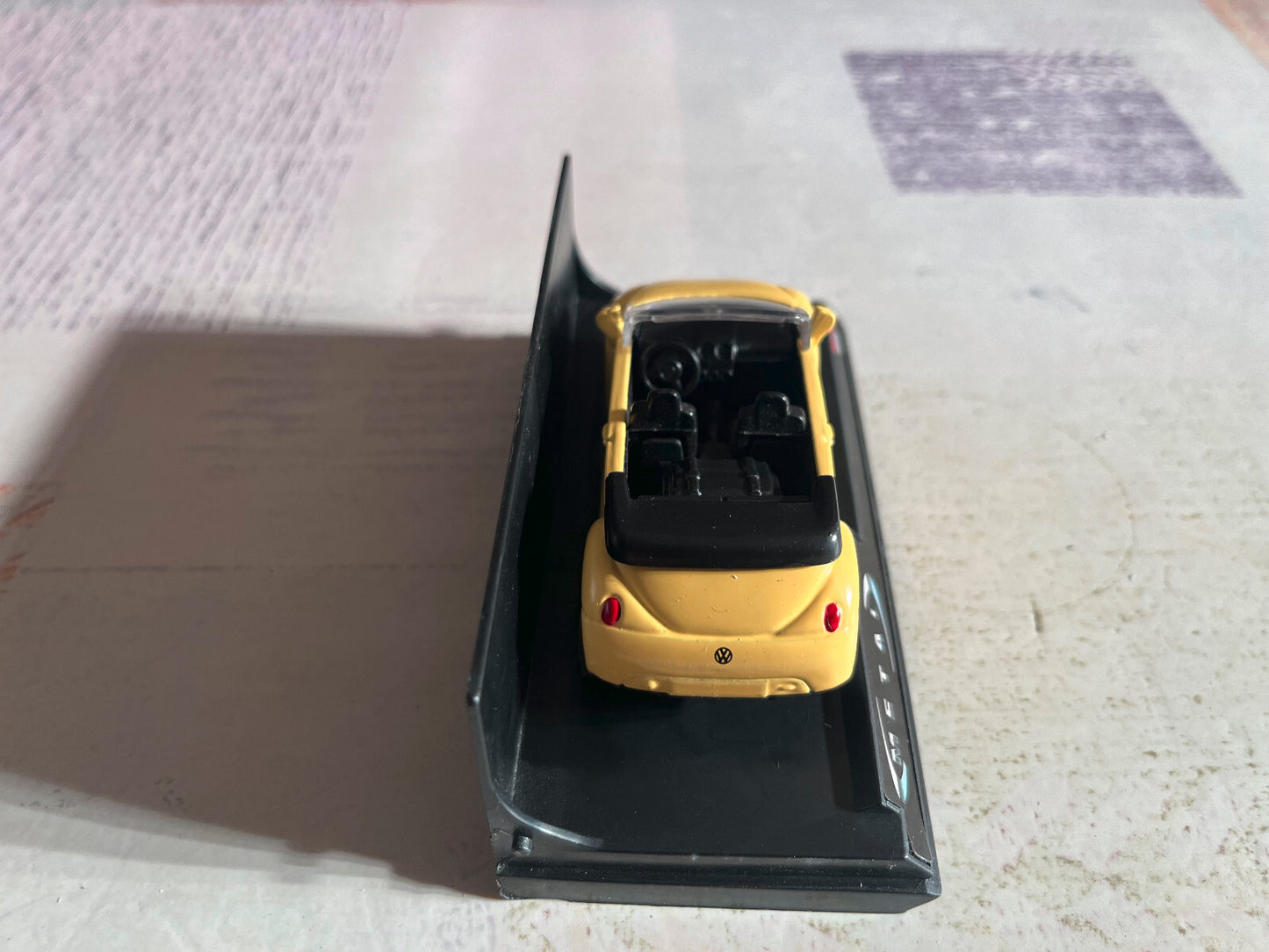 Voiture miniature Volkswagen New Beetle NewRay au 1/43