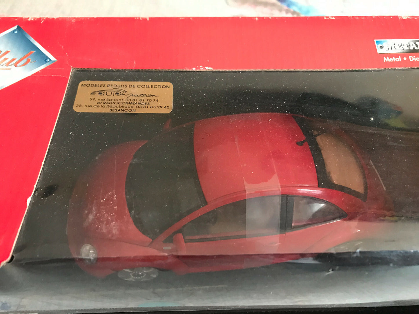 Voiture miniature Volkswagen VW New Beetle 1999 Solido Ref 9017 au 1/18
