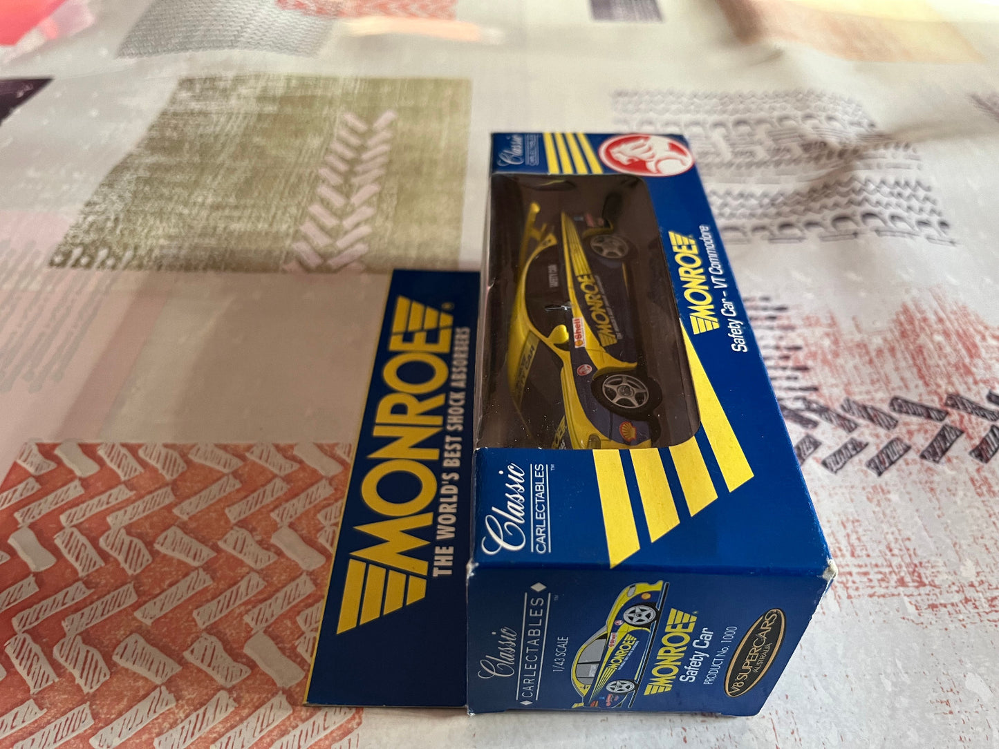 Voiture Miniature Classic Carlectables Monroe Safety Car Vt Commodore 1/43