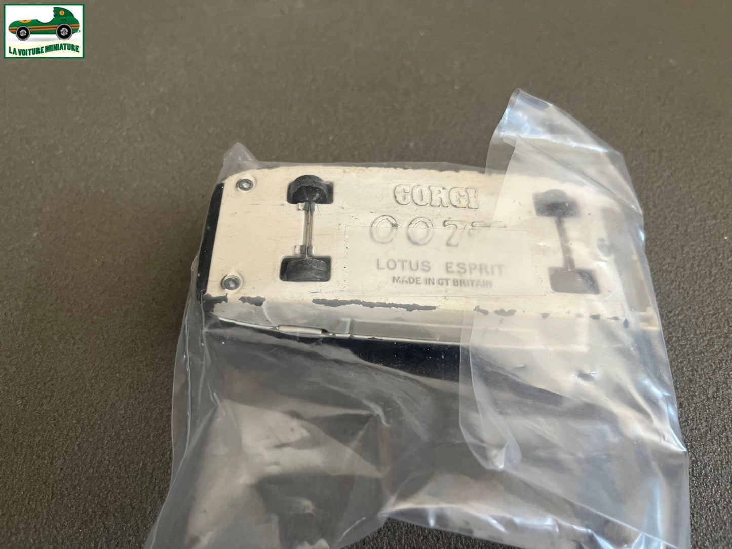 Voiture Miniature Lotus Esprit 007 Bond Corgi GT Britain 1/35 1/36 Epave