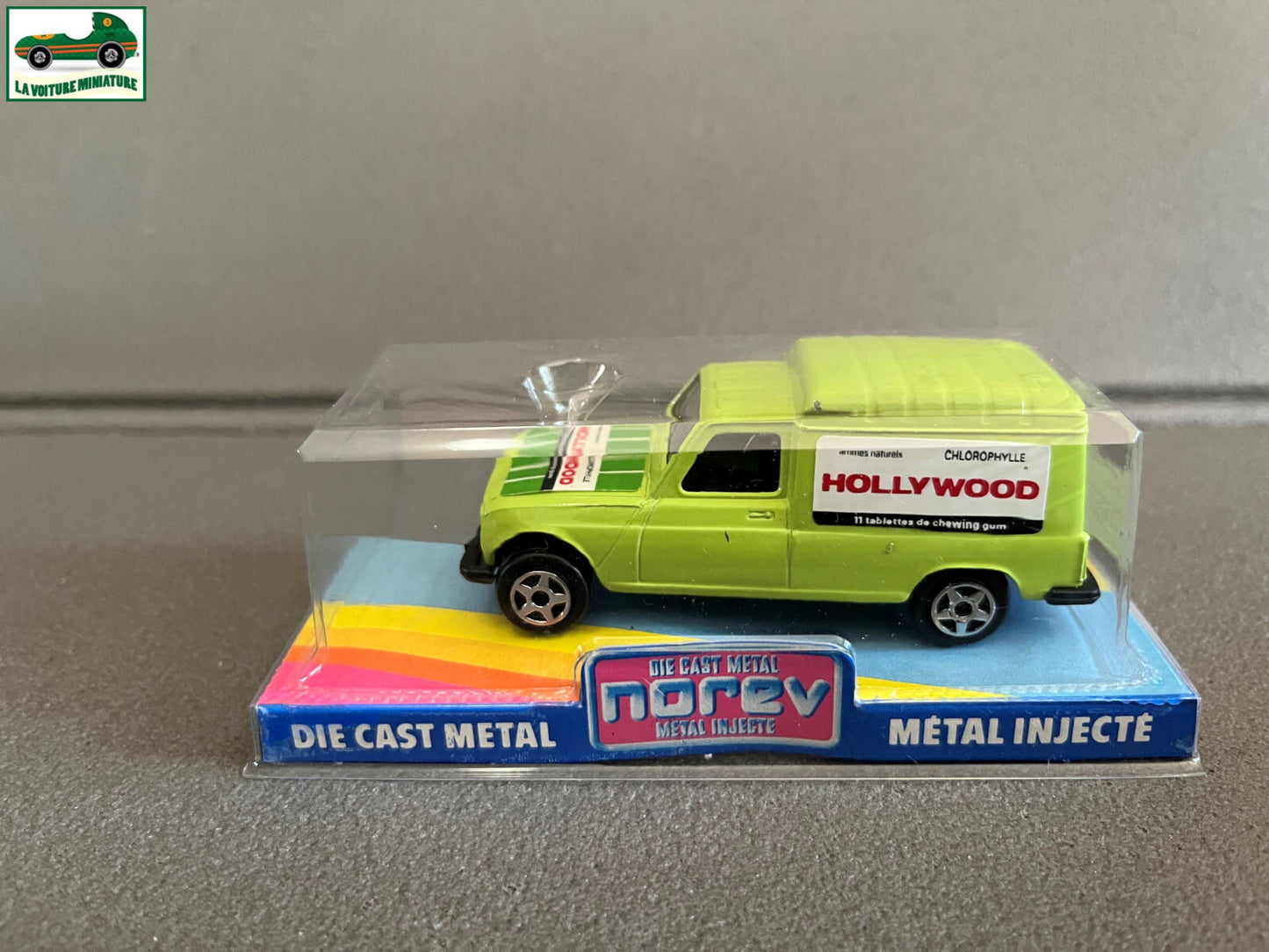 Ancienne Voiture Miniature Renault R4 4L F6 Hollywood Norev au 1/43