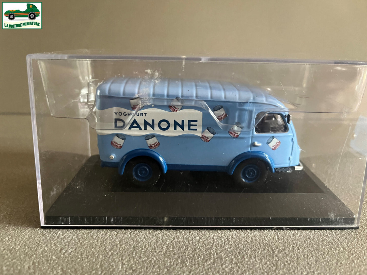 Voiture Miniature Renault 1000kg Danone au 1/43